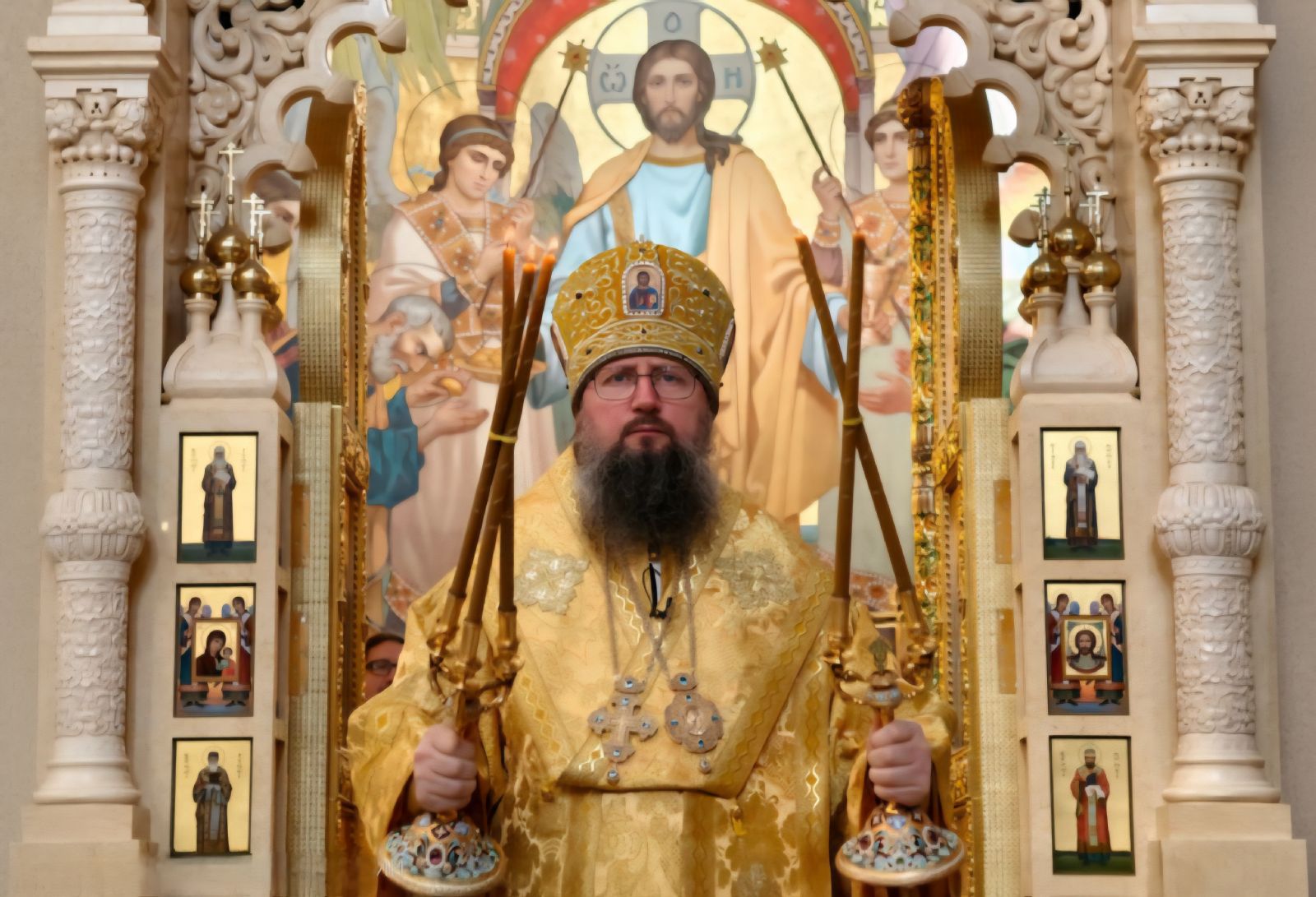 В канун празднования Собора всех русских святых митрополит Павел совершил всенощное бдение в Спасо-Преображенском соборе