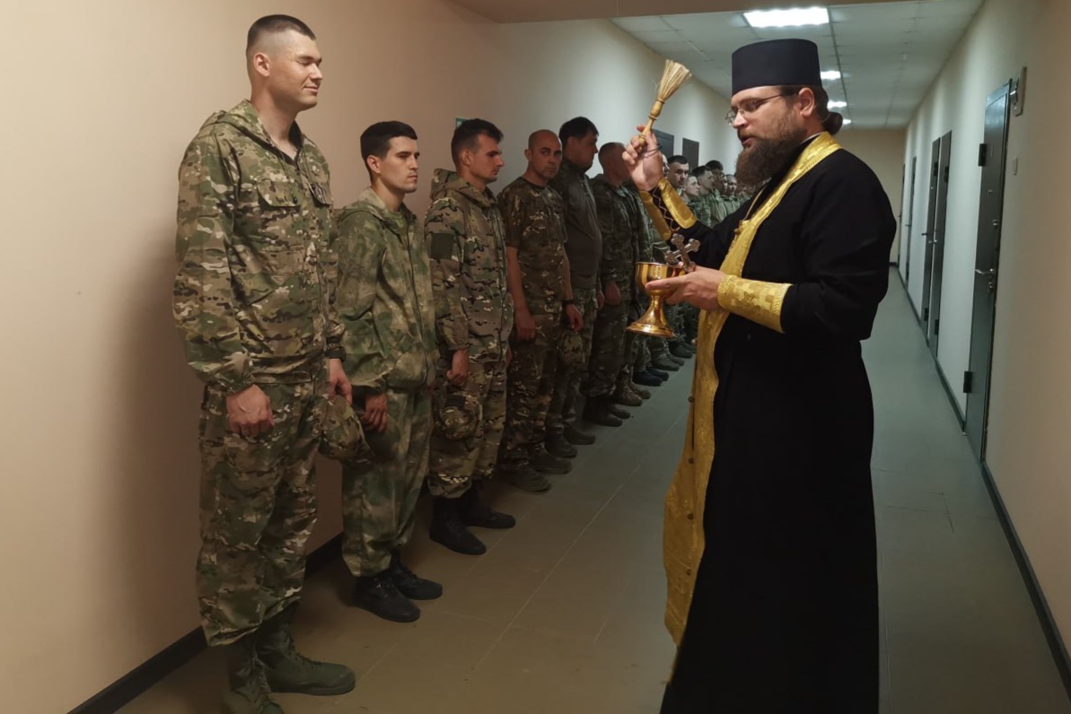 Отец Дмитрий Федорин проводил воинов пограничной службы в командировку на западную границу России