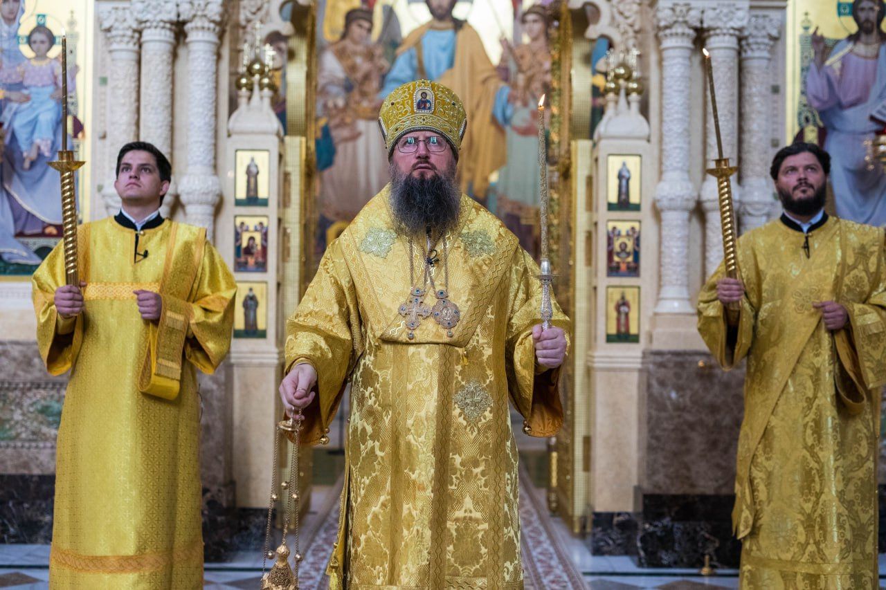 Глава митрополии совершил всенощное бдение праздника Крещения Руси