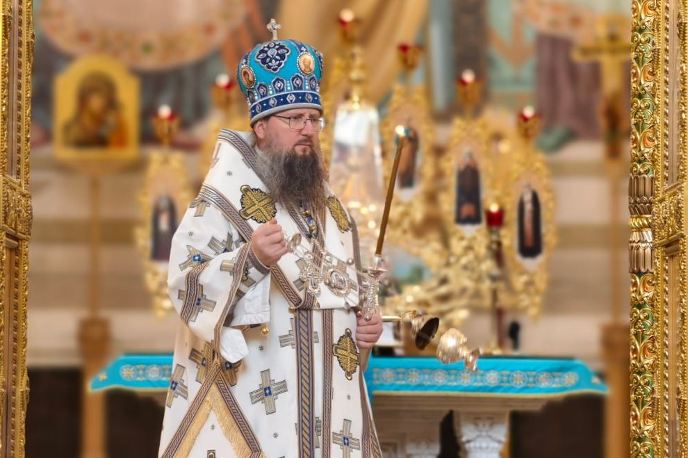 Правящий архиерей возглавил полиелейное богослужение в Спасо-Преображенском соборе 