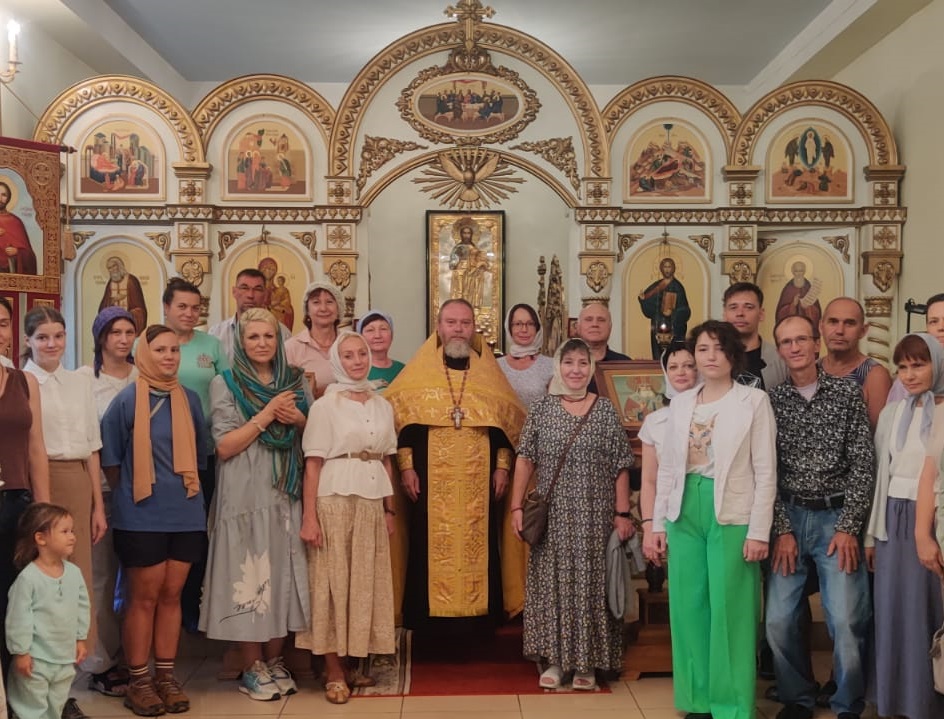 Начались занятия на катехизических курсах «Основы православной веры»