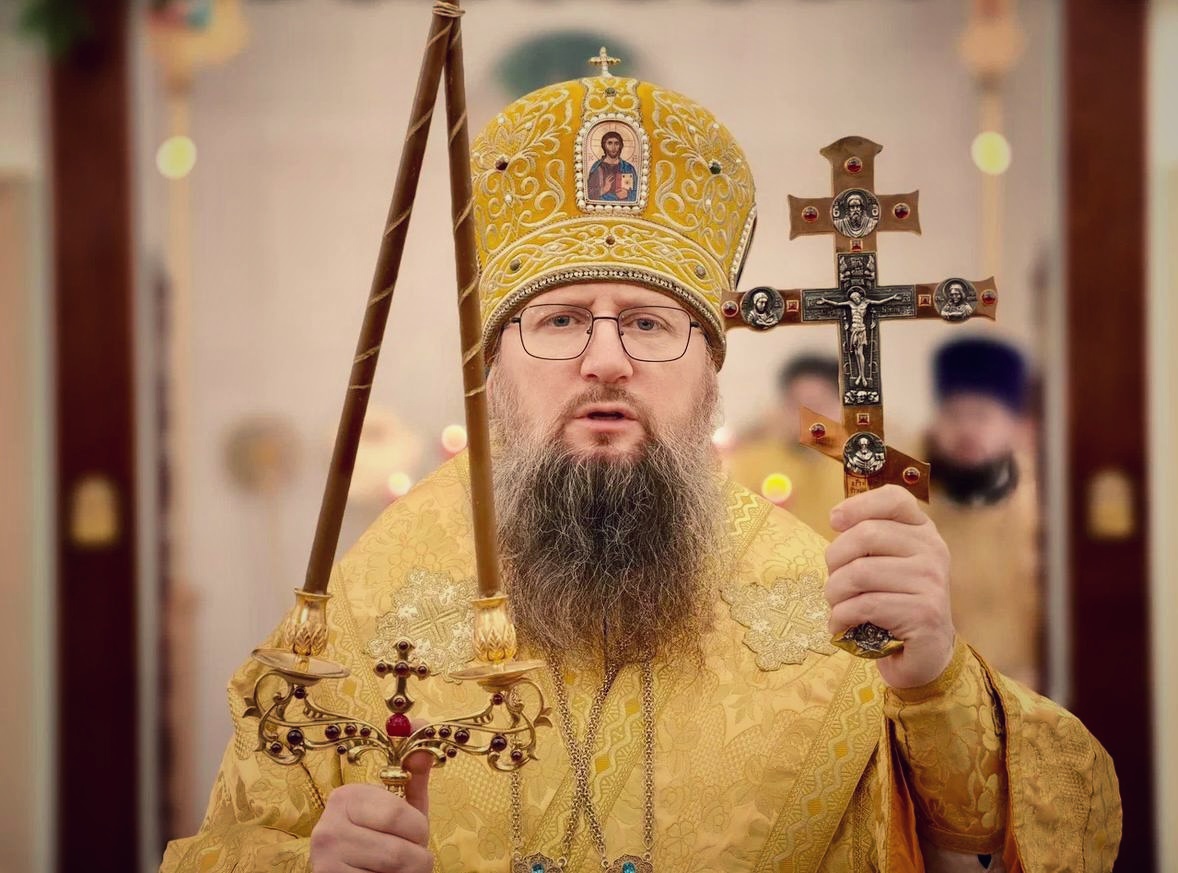 В храме святых апостолов Петра и Павла состоялось архиерейское богослужение