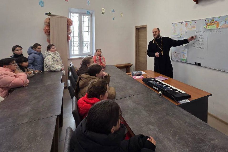 Экскурсия для школьников прошла в храме Богоявления