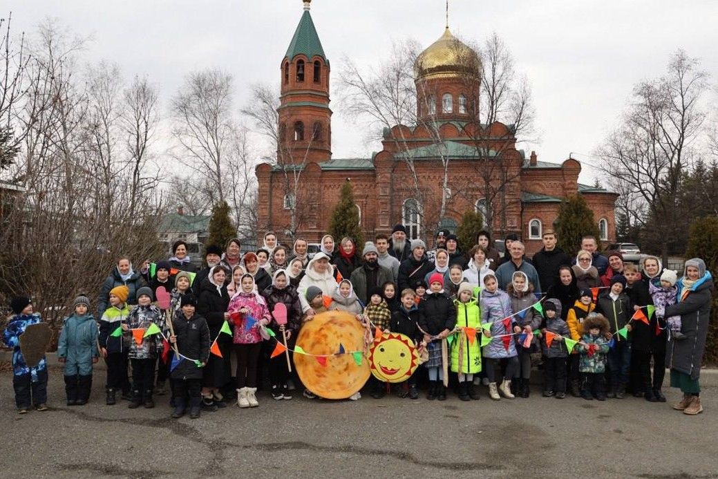 Прощённое воскресенье встретили праздничным гулянием в Покровском храме п. Угловое