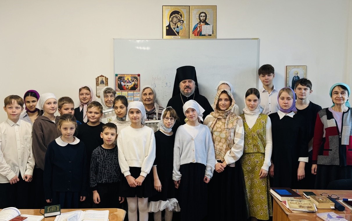 Учителя воскресной школы Казанского кафедрального собора удостоены наград.