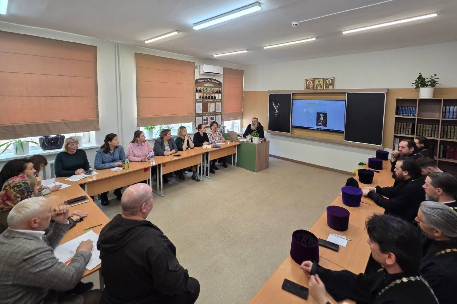 В Православной гимназии состоялась рабочая встреча руководителей отрядов «Юнармии» и духовенства Владивостокской епархии