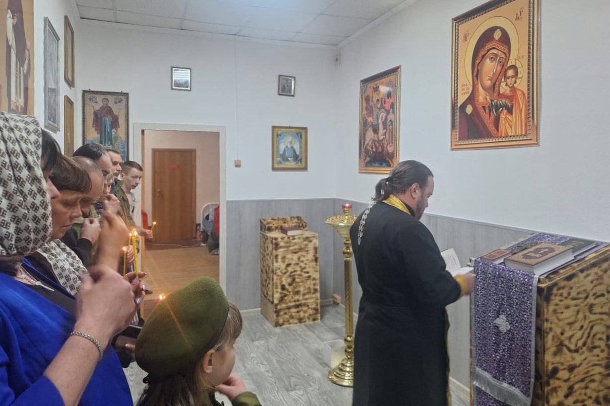 Протоиерей Лев Калачиков освятил молитвенную комнату во 2-м санитарном полку 127-й мотострелковой дивизии