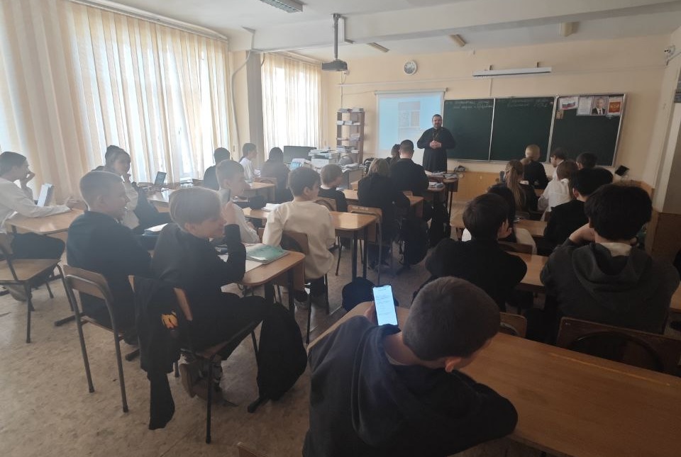 Имя России — Федор Ушаков. Священник побеседовал со школьниками о великом флотоводце.