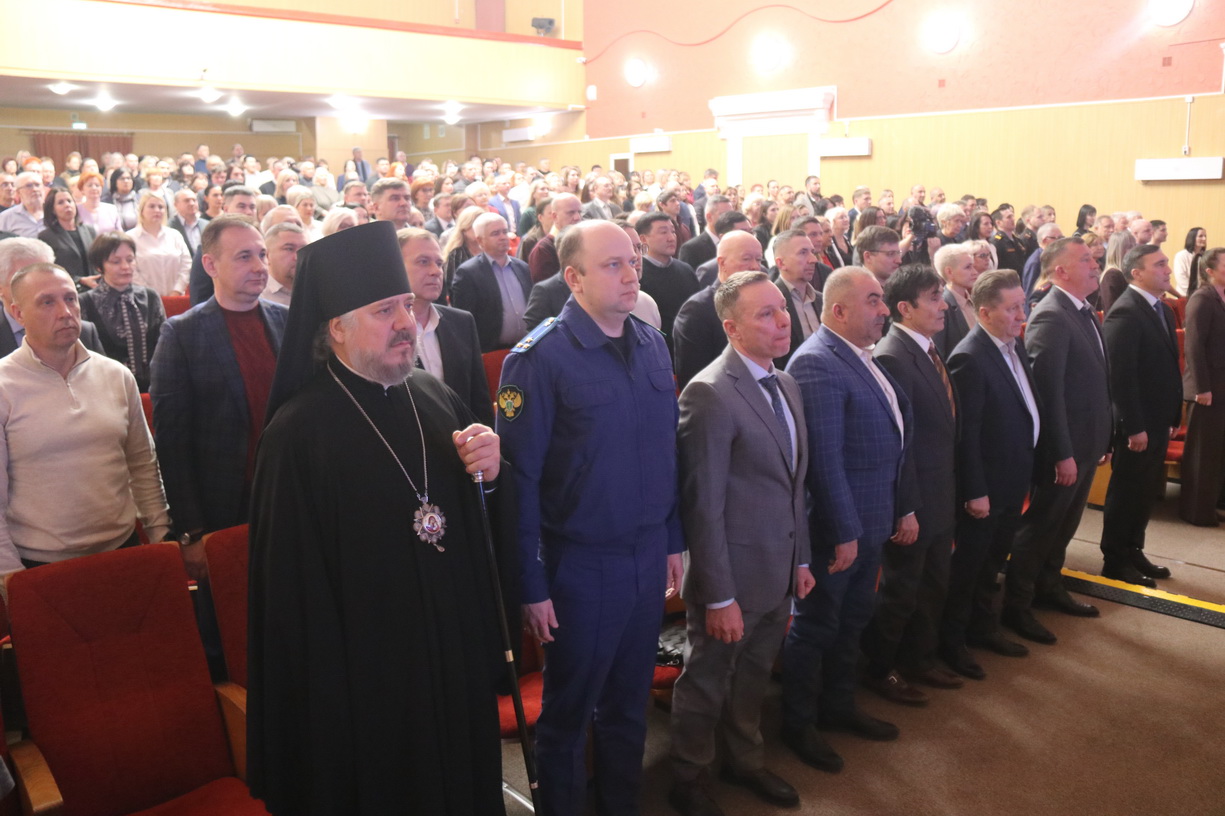 Епископ Николай принял участие в отчетном собрании главы Находкинского городского округа Тимура Магинского.