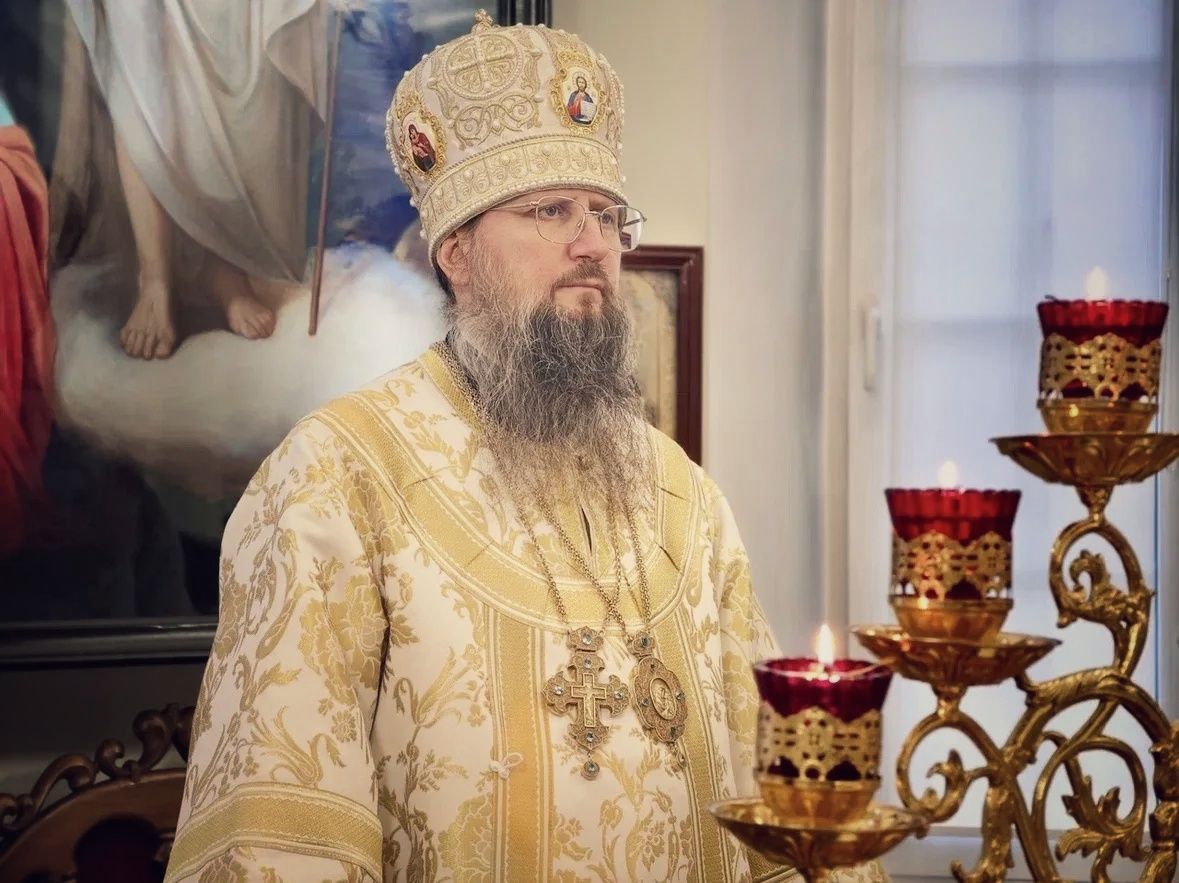 В Великую Субботу Литургию в Свято-Никольском храме Владивостока возглавил глава митрополии