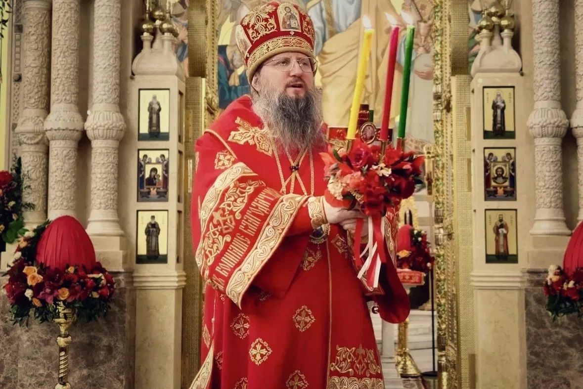 Митрополит Павел совершил Пасхальное богослужение в главном храме Приморья