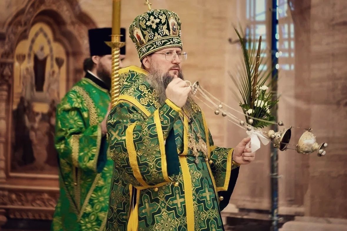 В канун Вербного воскресенья митрополит Павел совершил всенощное бдение в главном храме Приморья