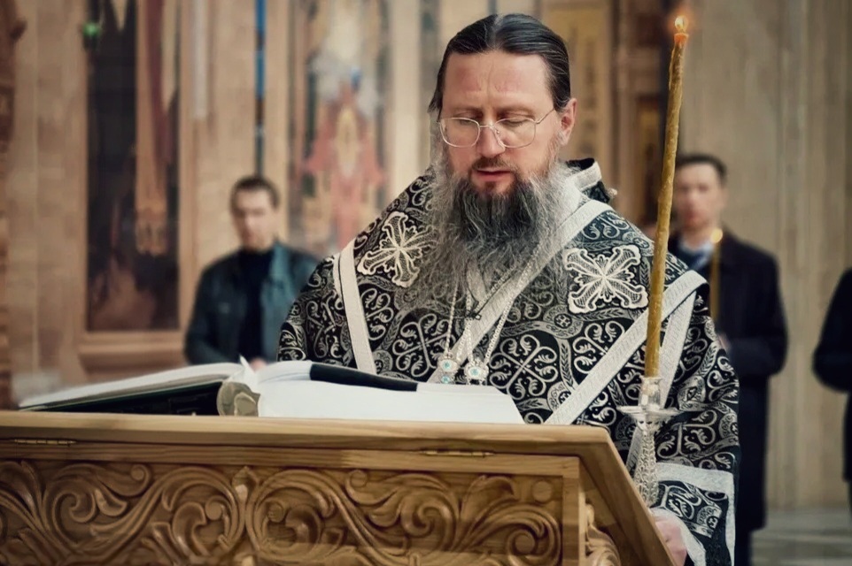 Утреню с чтением 12 страстных Евангелий в главном храме Приморья совершил правящий архиерей