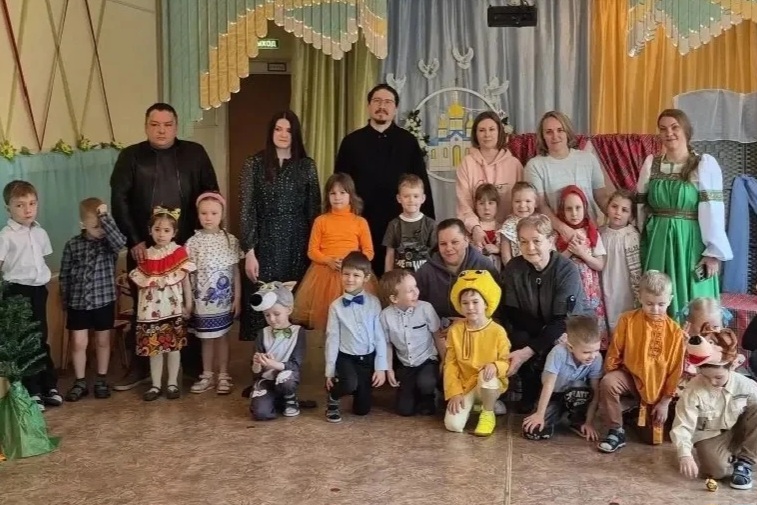 Во Владивостоке прошел Пасхальный утренник с участием клирика епархии  