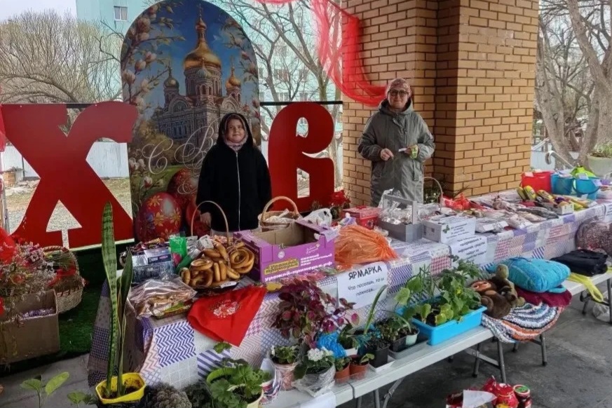 На приходе храма святых апостолов Петра и Павла прошла пасхальная ярмарка