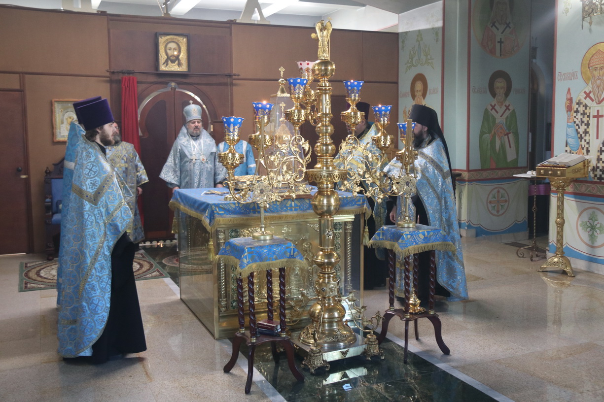 В канун праздника Благовещения Пресвятой Богородицы епископ Николай возглавил всенощное бдение в Казанском соборе г. Находки.