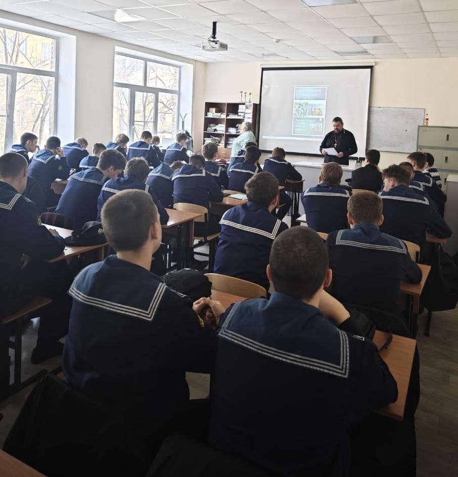 «Николай Пирогов и Федор Гааз.»  В Дальневосточном мореходном училище прошла лекция о великих русских врачах.