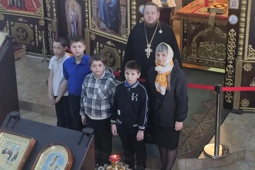 Учащиеся 4-го класса школы с. Лучки познакомились с устройством храма и основами православной веры