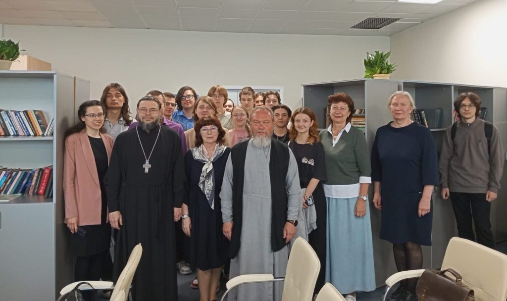 Преподаватели Центра подготовки церковных специалистов приняли участие в круглом столе, посвящённом наследию святителя Иннокентия