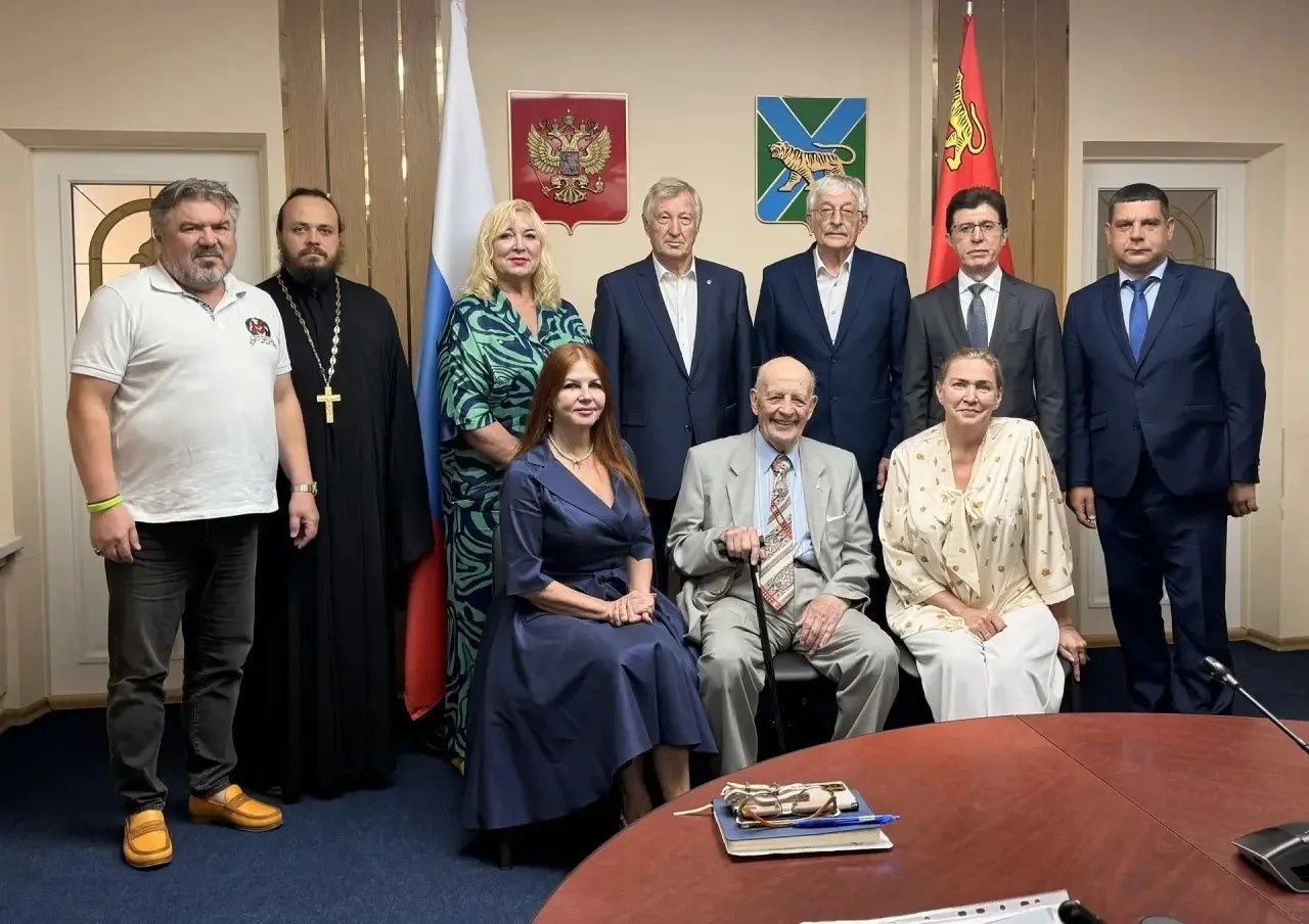 В Правительстве края прошло заседание Комиссии по вопросам помилования с участием клирика епархии
