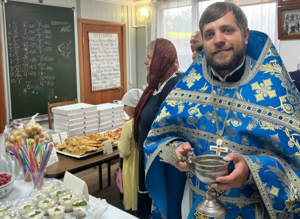 В храме Рождества Христова прошел молебен на начало нового учебного года и благотворительная ярмарка.